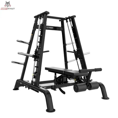 Titanium Strength Genesis Series Konvergierende Smith Multipresse – Schrägansicht mit Bank, Scheibenhaltern und A-Rahmen