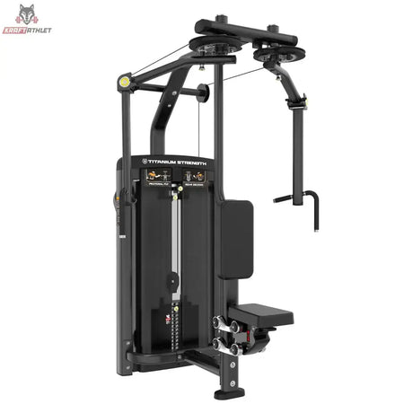 Titanium Strength Genesis Series Pec Fly & Rear Delt in Schwarz, Frontansicht mit Sitz und Schwenkarmen