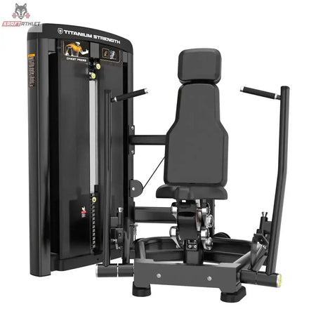 Titanium Strength Genesis Series Unilaterale Vertikale Brustpresse in Schwarz, Frontansicht mit Sitz und Pressgriffen
