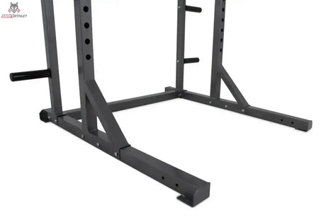 Titanium Strength Half Rack H10 in Schwarz, Detail der Bodenstreben und seitlichen Scheibenhalter