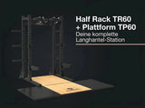 Titanium Strength Half Rack TR60 mit Liftingplattform TP60 – Übersichtsgrafik mit Rack und Plattform vor dunklem Hintergrund