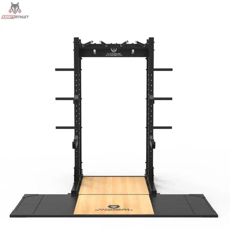 Titanium Strength Half Rack TR60 mit Liftingplattform TP60 – Frontansicht mit Holzplattform und Scheibenablagen