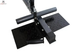 Titanium Strength High Lat / Row Machine PR50, Detail der Fußplatte mit Aufnahme für Hantelscheiben