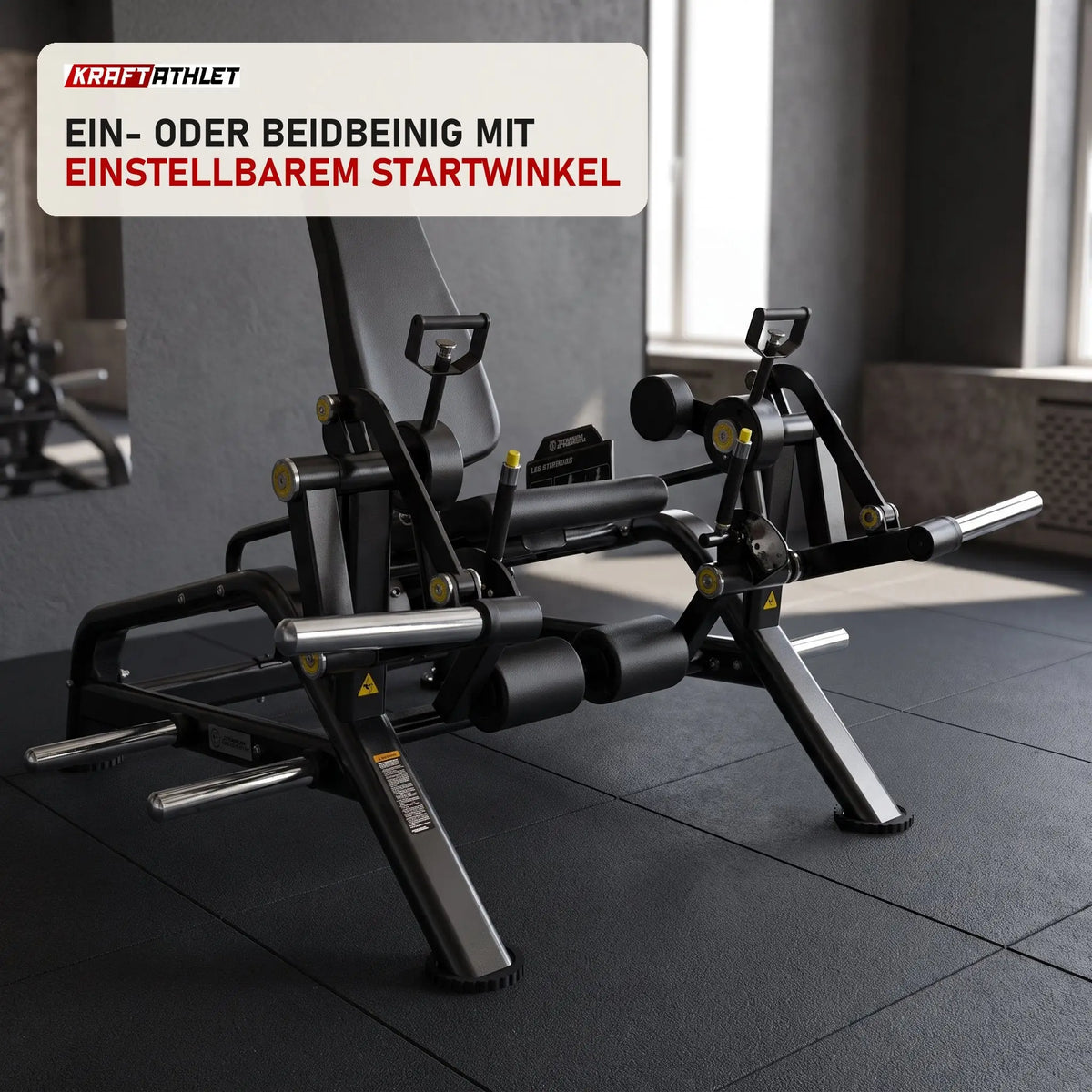 Titanium Strength Genesis Series IsoLateral Beinstrecker in einem fertig eingerichteten Studio mit dunklen Wänden und Gummiboden