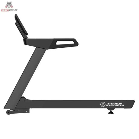 Titanium Strength LC20 AC Laufband mit 15,6-Zoll-Touchscreen in Schwarz, Seitenansicht mit Rahmen und Lauffläche