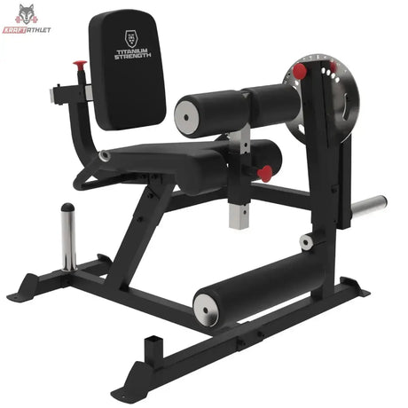 Titanium Strength LXC Quadrizeps- und Beinbeuger-Maschine, Schrägansicht mit Polstern und Hebelarm