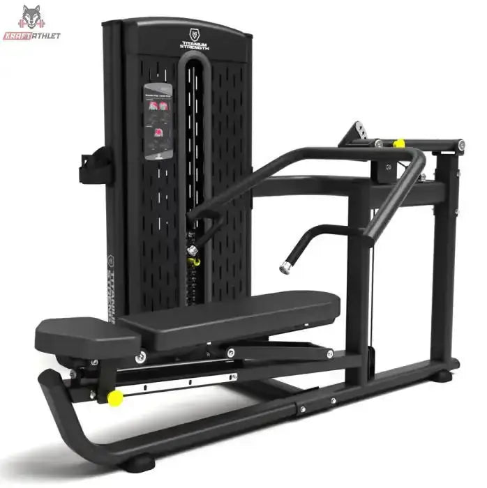 Titanium Strength M5 Selectorized Dualtrainer Schulter- und Brustpresse, Schrägansicht mit Bank und Gewichtsturm