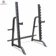 Titanium Strength Multi Press Rack 360PR, Schrägansicht des grauen Racks mit Ablagen und Lochreihen