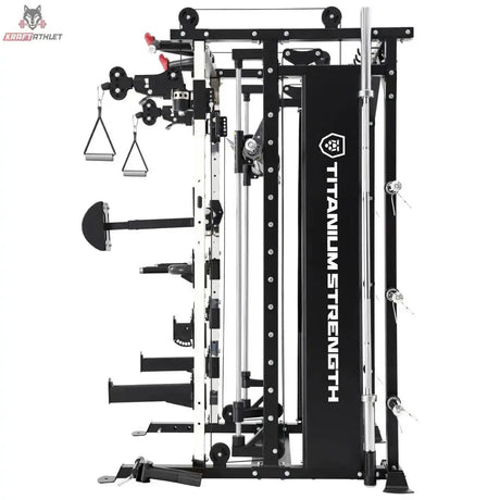 Titanium Strength MX90 All-in-One Trainer, Seitenansicht mit Gewichtsturm und Hantelablagen