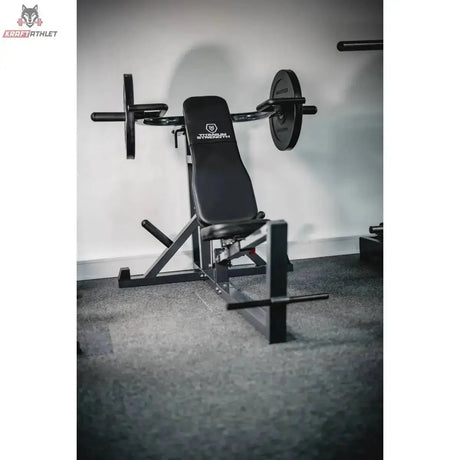 Titanium Strength PM50 Brust- und Schulterpresse aufgebaut in einem Heimstudio, Seitenansicht