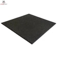 Titanium Strength Premium Bodenschutzmatte weiß gefleckt 100 × 100 cm, Schrägansicht der schwarzen Gummimatte mit weißen Sprenkeln
