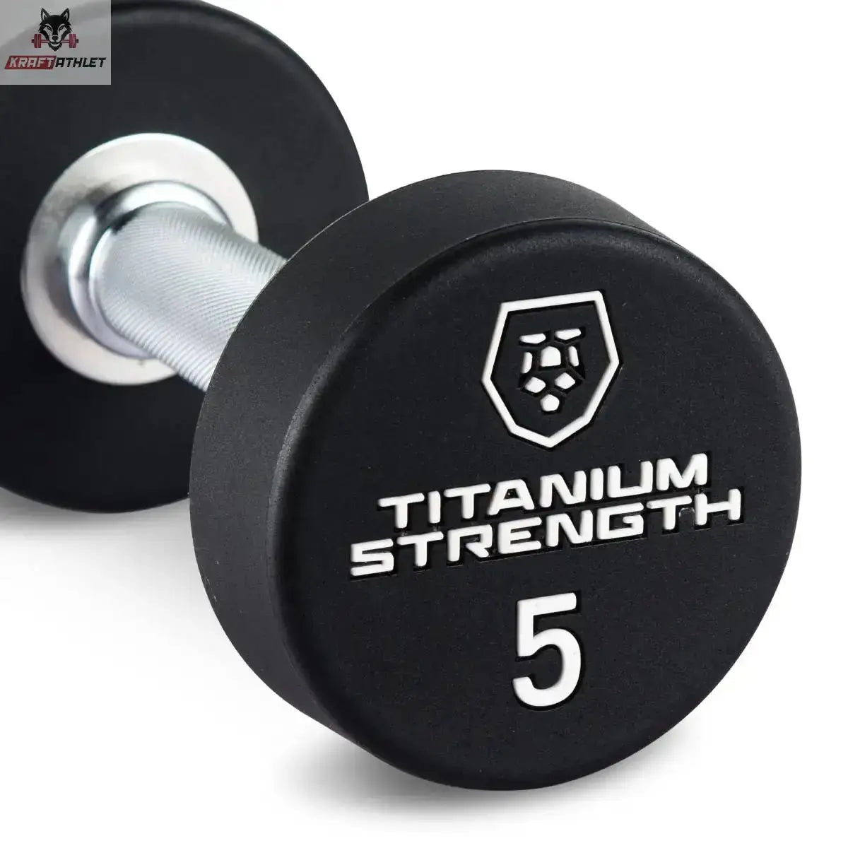 Titanium Strength Pro PU Rundhantel-Set 2,5–50 kg mit 2 Racks, Detail einer 5-kg-Hantel mit Logo