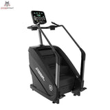 Titanium Strength ProClimber Stair Climber in Schwarz, Schrägansicht von links mit Display und seitlichen Handläufen