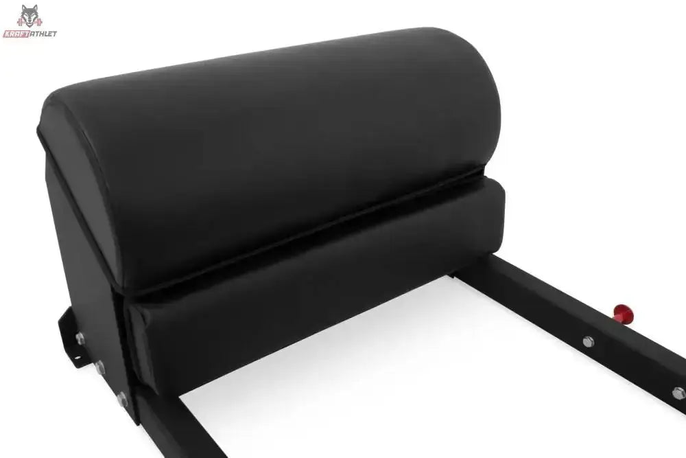 Titanium Strength Professional Hip Thrust 131HT: Detail der gepolsterten Rückenrolle aus schwarzem Kunstleder
