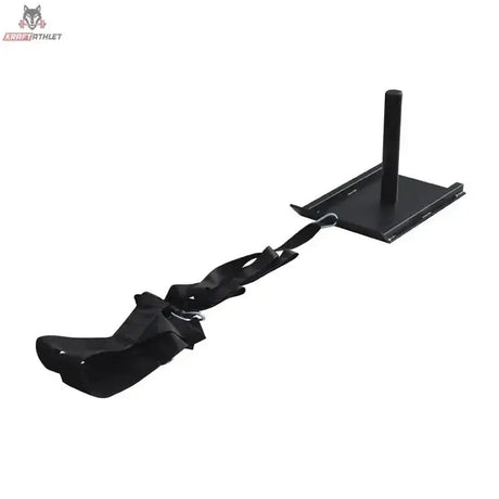 Titanium Strength PS12 Power Sled, Schrägansicht des Schlittens mit Stange und angelegtem Zuggurt