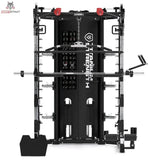 Titanium Strength R200 All-in-One Trainer in Schwarz, Frontansicht mit Gewichtsstapelverkleidung und Logo