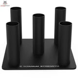 Titanium Strength Rack für 5 olympische Stangen vertikal in Schwarz, Frontansicht mit fünf Rohrhaltern auf Bodenplatte