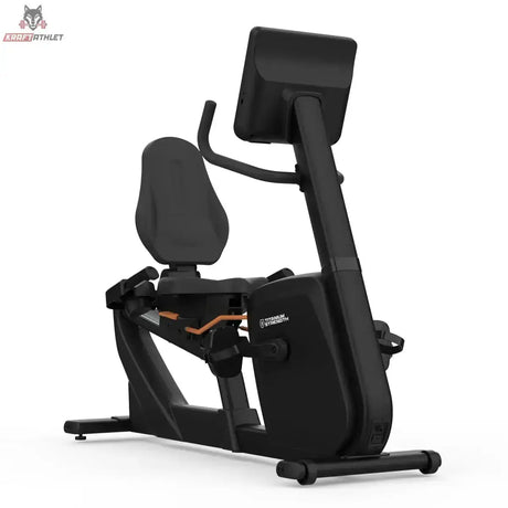 Titanium Strength RB1100 Liegeergometer Pro Series, Rückansicht schräg mit Sitz, Seitengriffen und Pedalen