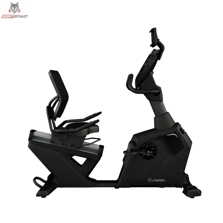Titanium Strength RB2000T Liegeergometer mit Touchscreen, Seitenansicht mit Sitzschiene, Pedalen und Konsole