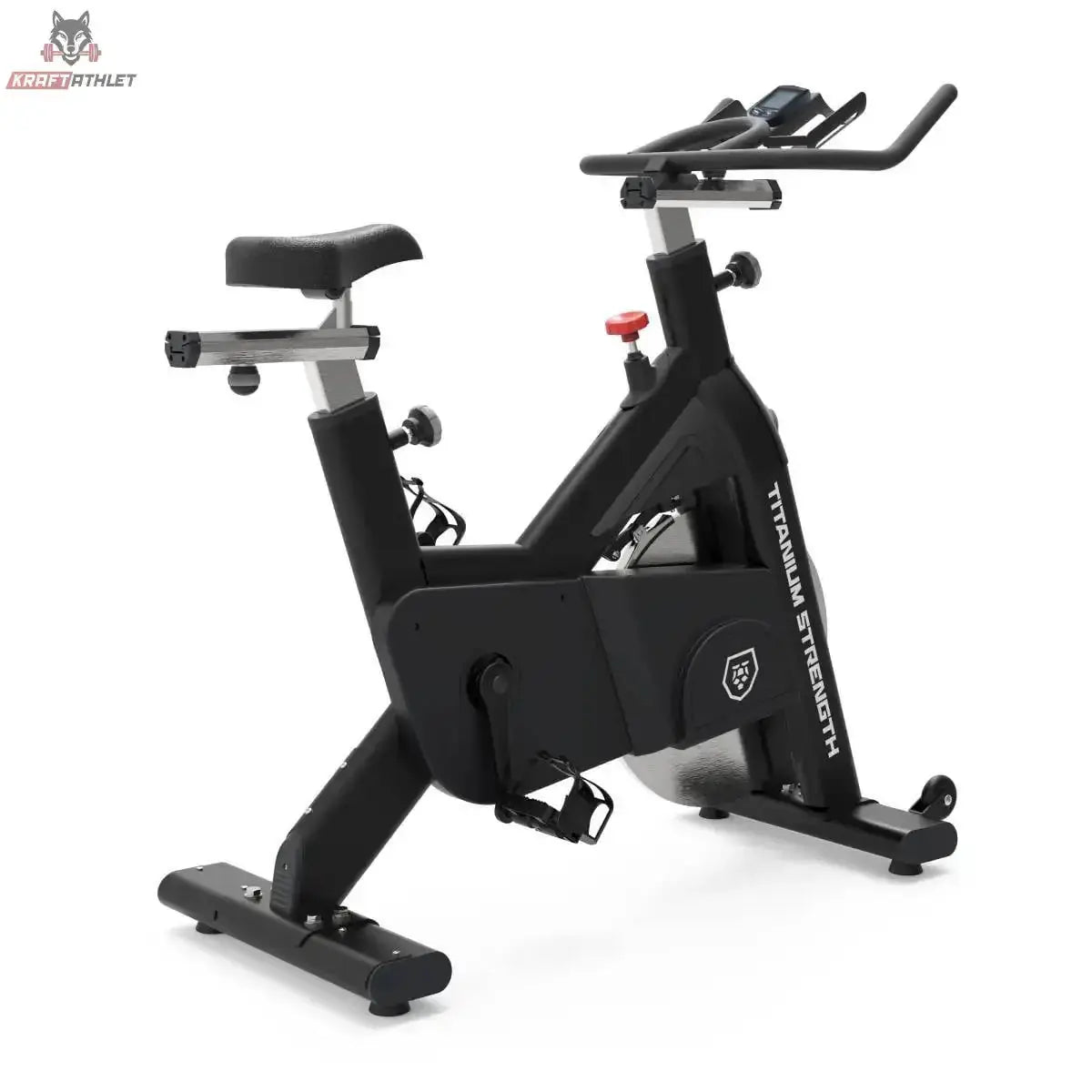 Titanium Strength SP1 Indoor Cycle: Schrägansicht von vorne in Schwarz mit Schwungradabdeckung und Standfüßen