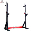 Titanium Strength Squat Rack / Dip Stand 270RS, Schrägansicht in Schwarz mit roter Bodenstrebe