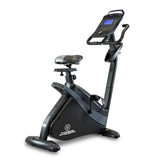 Titanium Strength ST900 LCD Upright-Ergometer Performance Series – Schrägansicht von rechts mit Konsole und Pedalen