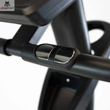 Titanium Strength ST900 TFT Heimtrainer mit 10-Zoll-Touchscreen, Nahaufnahme des Lenkers mit Griffsensor