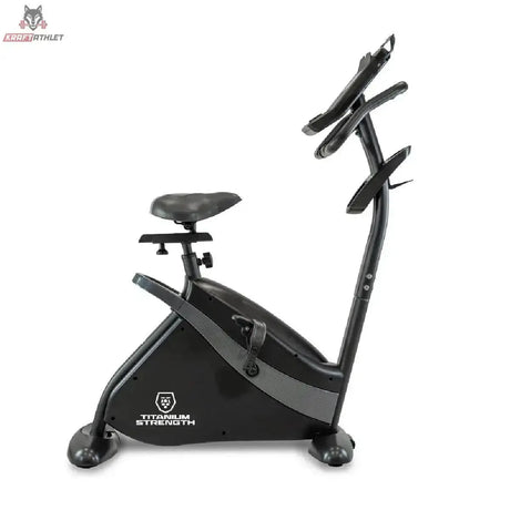Titanium Strength ST900 TFT Heimtrainer mit 10-Zoll-Touchscreen in Seitenansicht mit Rahmen und Pedalen