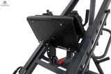 Titanium Strength Supreme Beinpresse / Hack Squat: Detail der Fußplatte mit rutschfester Oberfläche am Schlitten