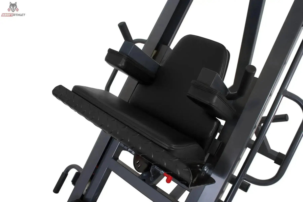 Titanium Strength Supreme Beinpresse / Hack Squat: Detail von Rückenpolster und Schulterpolstern am Schlitten