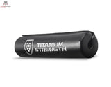 Titanium Strength TBP Hantelpolster in Schwarz, Schrägansicht mit Blick in die Öffnung