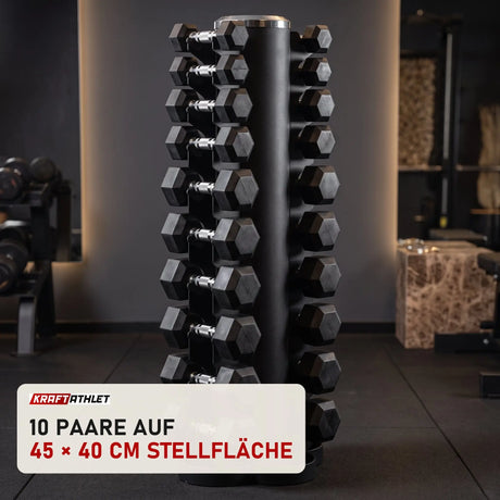 Titanium Strength TH10 Hex-Hantelset 1–10 kg mit vertikalem Rack in einem fertig eingerichteten Studio mit dunklen Wänden und Gummiboden