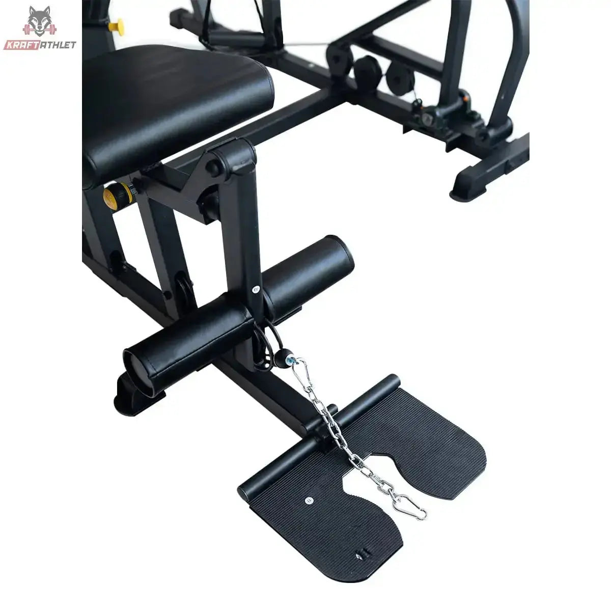Titanium Strength TM1 Multi-Gym mit Beinpresse als Detail des Beinstreckers mit Fußrollen und Kette