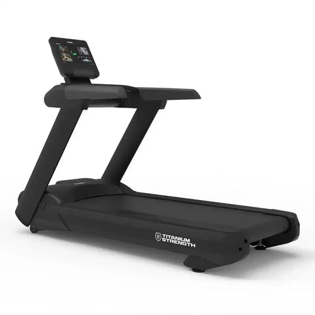 Titanium Strength TM700 Laufband Pro Series, Seitenansicht von hinten rechts mit Handläufen