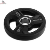 Titanium Strength Tri-Grip Gummischeiben 1,25–25 kg, Detail der 1,25-kg-Scheibe mit drei Griffen und Stahlring