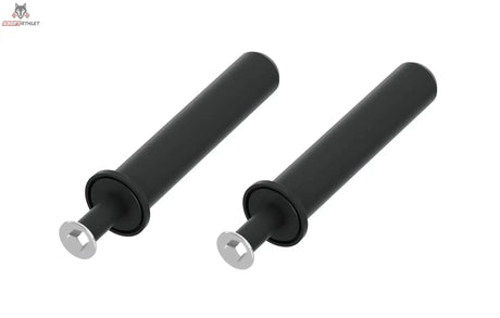 Titanium Strength WP1 Weight Plate Pegs: zwei schwarze Scheibenhalter mit silbernen Befestigungsbolzen, Schrägansicht